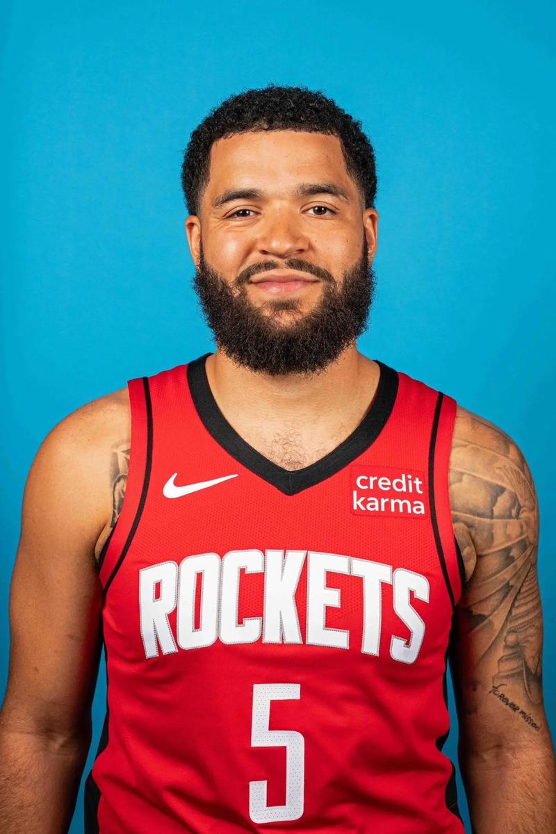 曾引起争议，西安国际足球中心草坪已重新铺设，明年3月达标（曾引争议的西安国际足球中心草坪已重铺，预计明年3月达标）