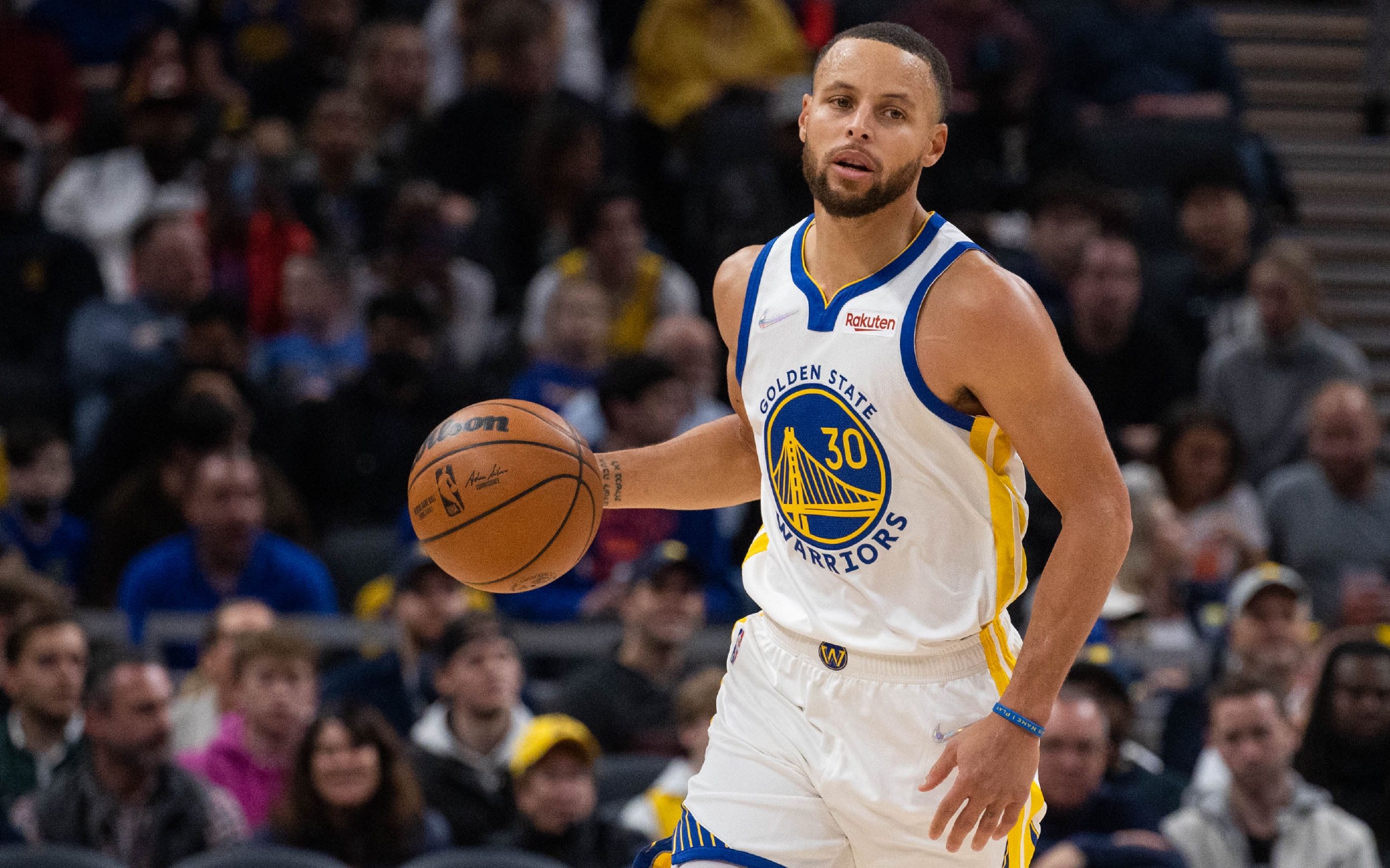 延续全运会火热状态！徐杰CBA杯首战独揽25分11助攻（全运手感延续！徐杰CBA杯首秀轰下25分11助攻）