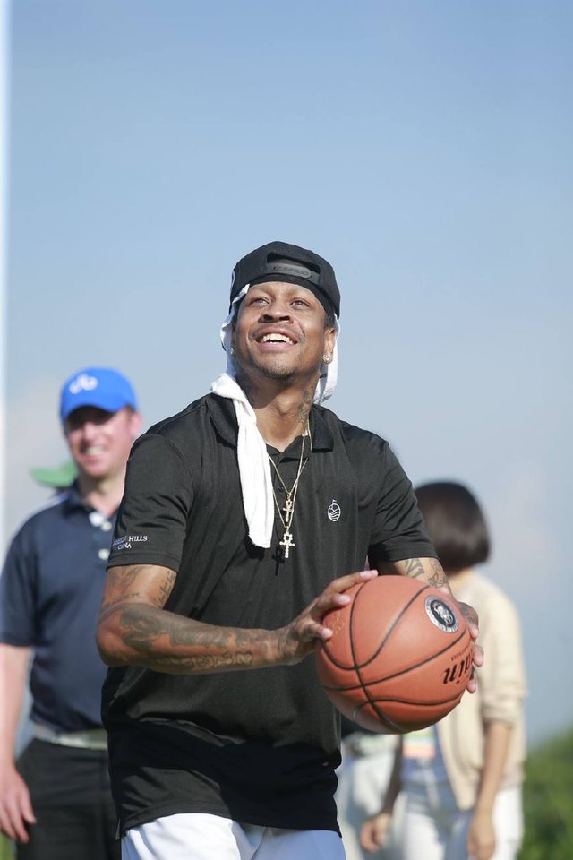 米兰欲用恩昆库换莱万遭巴萨否认（巴萨否认米兰以恩昆库交换莱万的传闻）