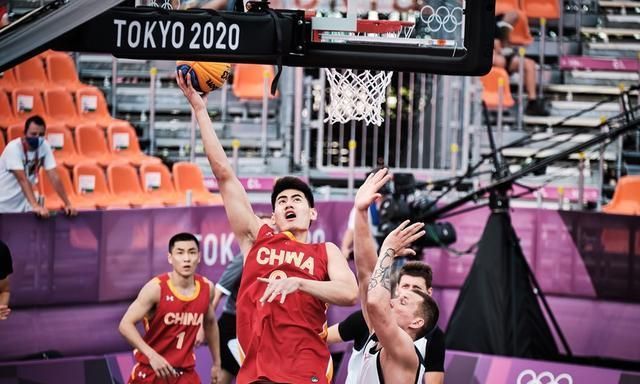 英超-狼队VS曼联：送副班长首胜？NO！阿莫林要逼近欧冠区（英超｜狼队战曼联：拒送副班长首胜，阿莫林冲刺欧冠区）