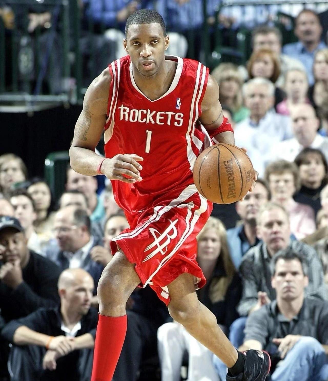 R.I.P.，佛罗伦萨小将理查德森的父亲、前NBA球星迈克尔-理查德森去世（前NBA球星迈克尔-理查德森辞世，佛罗伦萨小将理查德森痛失父亲）